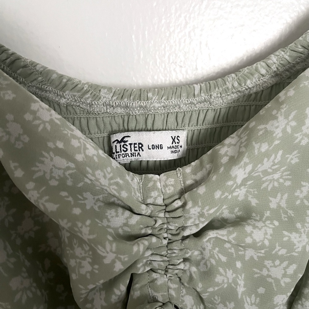 ✨ hollister chiffon tier floral dress ✨ - Picture 4 of 4
